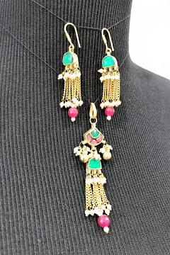 Jadau Red and Green Kundan Pendant and Earrings Imitation Set