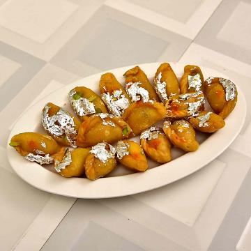 Gujiya Mithai Gift for Holi