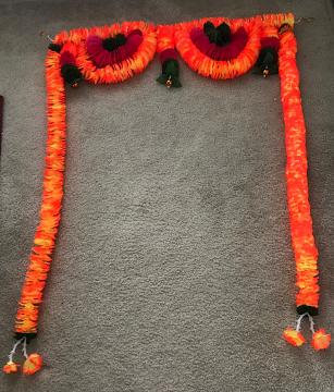 length 45.5 and weigth 36 inches and thread available 4.5 inches on both sides