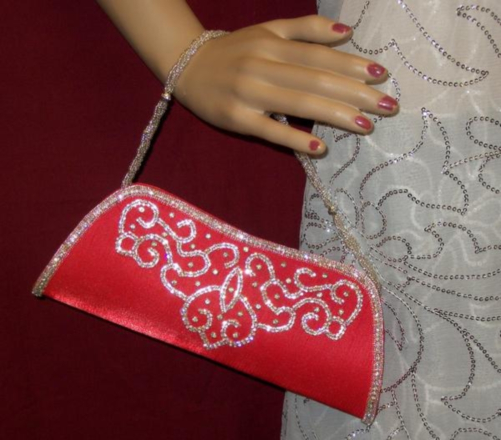 Best Indian Bridal Bags and Clutches | Bridal bag, Red clutch purse, Purses