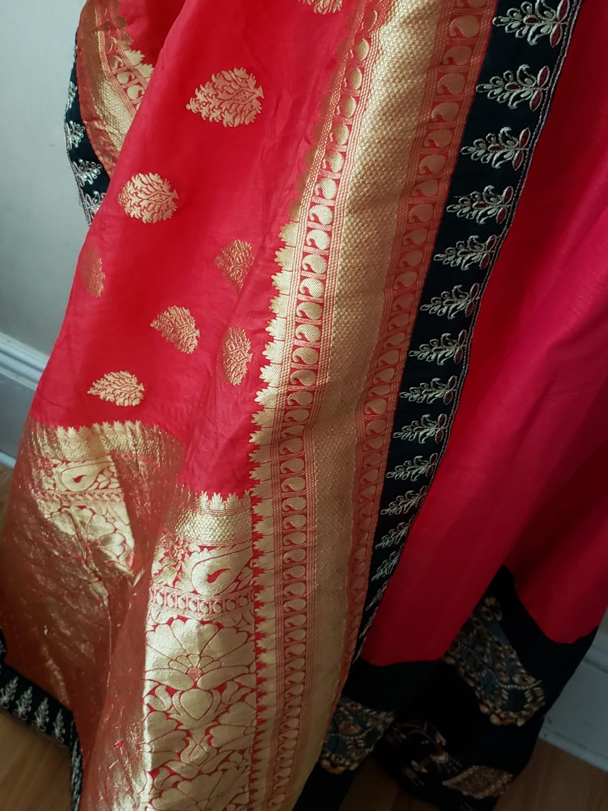 gown ka dupatta