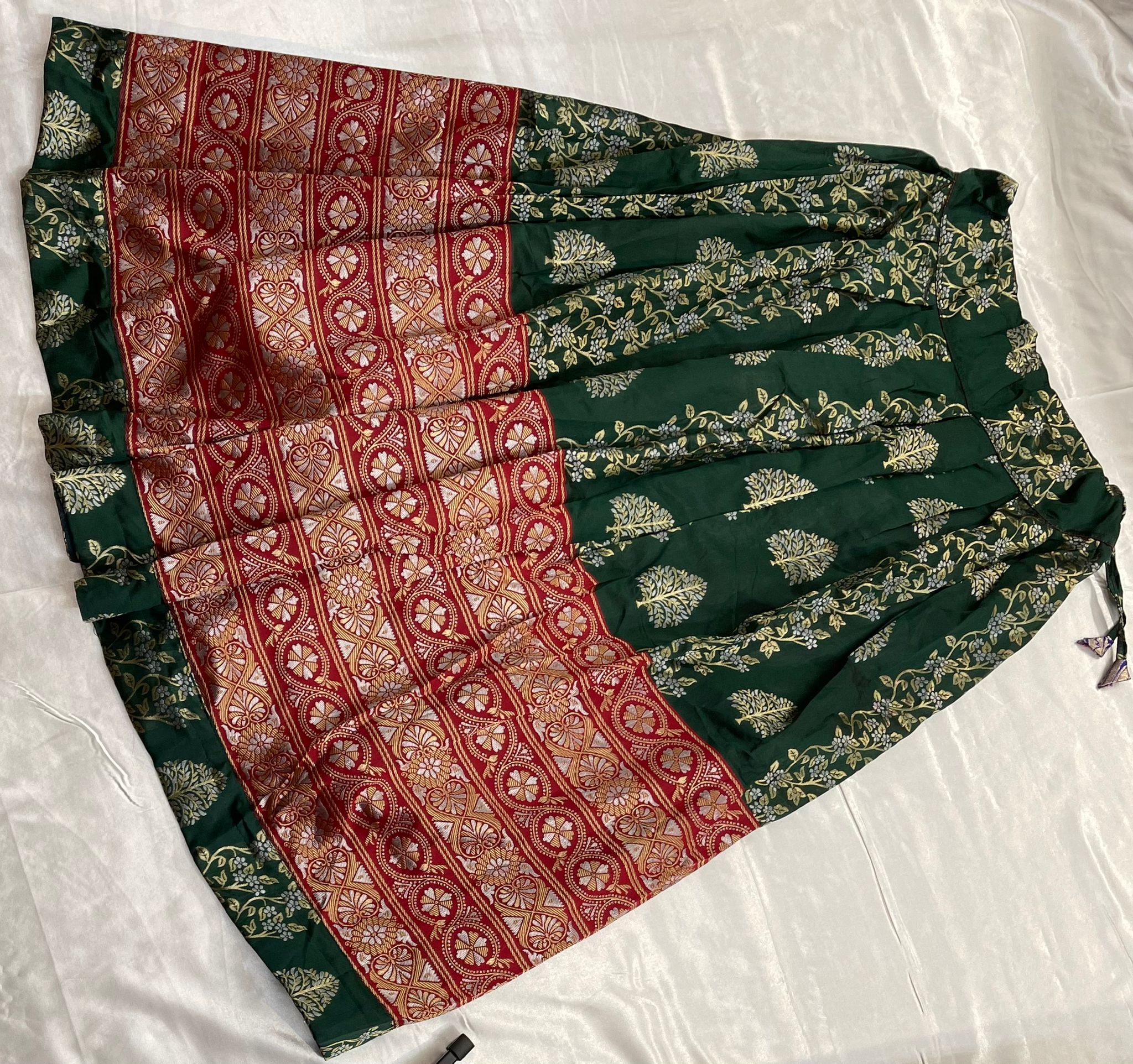 One side skirt view