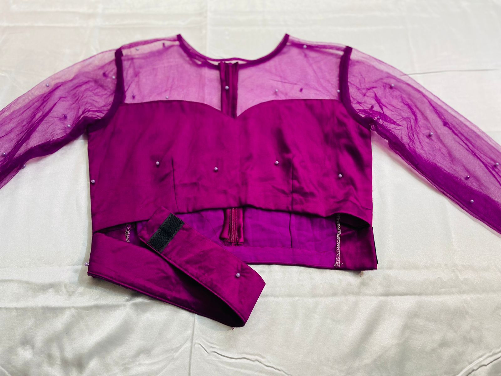 Close pic blouse belt attached welcro