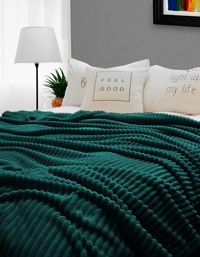 SOGA Dark Green Throw Blanket – Warm Cozy Fleece for Bed & Sofa
