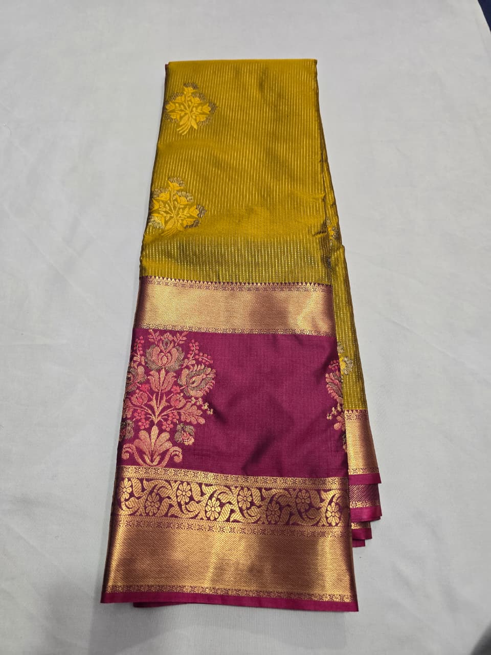 Weightless Mustard/yellow-gold with wine/magenta