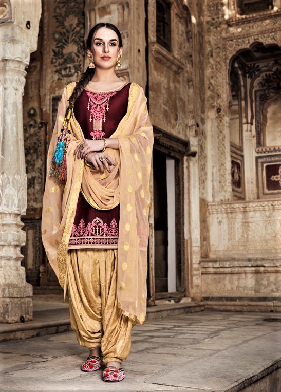 Dark Brwon Embroidered Kurta & Printed Fawn Patiala Salwar L/XL Dark Brwon Embroidered Kurta & Printed Fawn Patiala Salwar L/XL