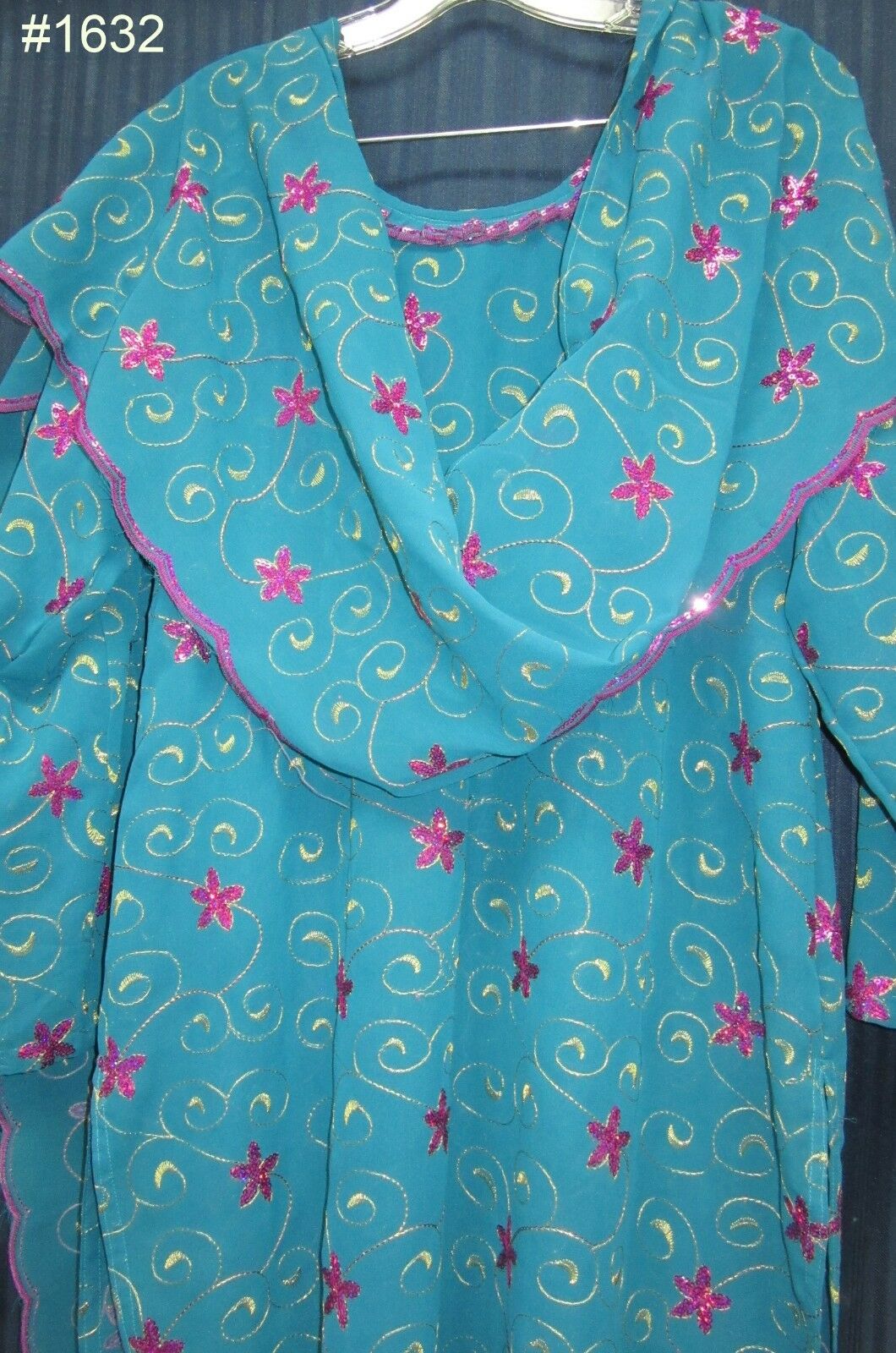 Teal Gold Party Wear Churidar Salwar Kameez Dupatta (L) Teal Gold Party Wear Churidar Salwar Kameez Dupatta (L)
