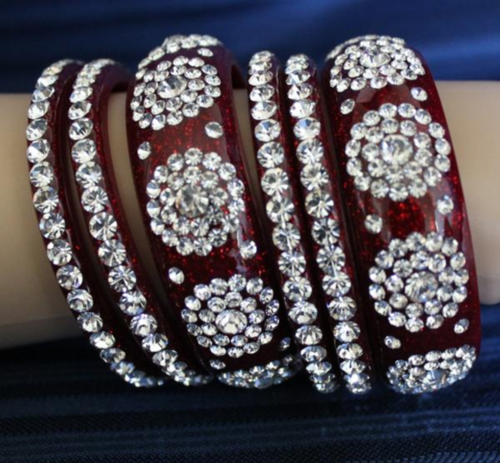 Red Wedding, Party or Puja Wear Bangles, Choodra Set of 6 Red Wedding, Party or Puja Wear Bangles, Choodra Set of 6