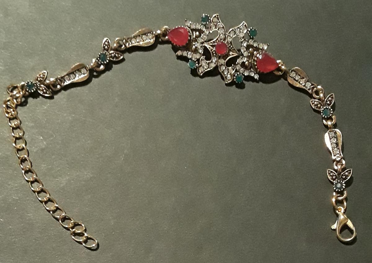 Bracelet in Indian Vintage Look w/ Stone Embellishment Bracelet in Indian Vintage Look w/ Stone Embellishment