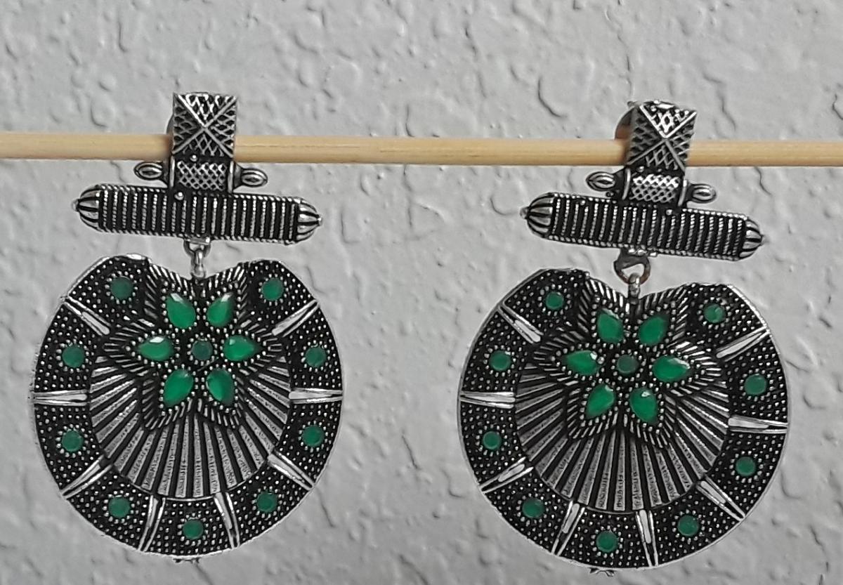 Green Stylish German Silver Earrings w/ Antique Finish Green Stylish German Silver Earrings w/ Antique Finish