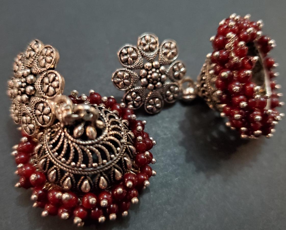 maroon jhumki