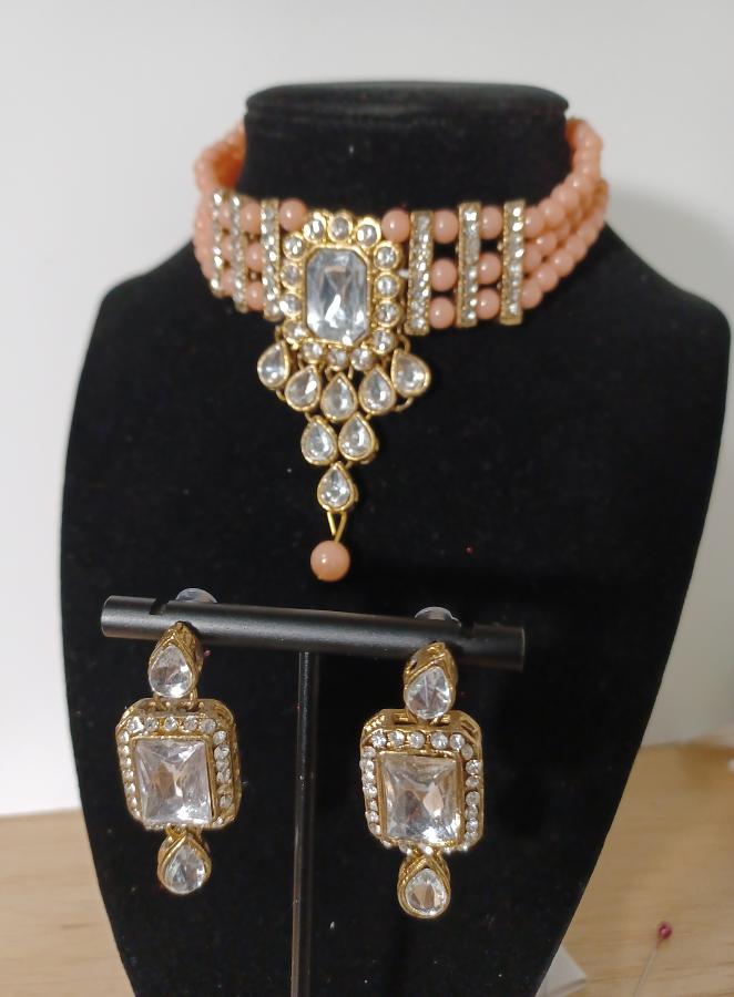 Indian Fashion Jewellery, kundan & pearl choker with earring Indian Fashion Jewellery, kundan & pearl choker with earring