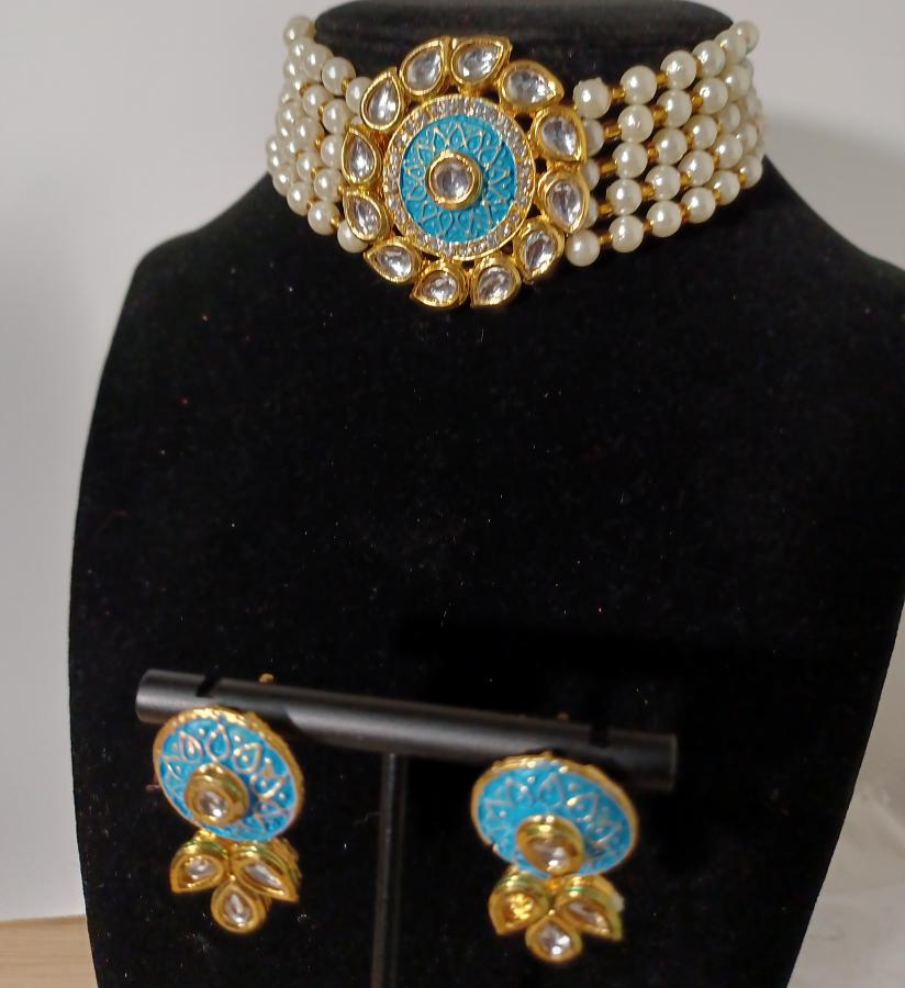 Indian Fashion Jewellery, kundan & pearl choker with earring Indian Fashion Jewellery, kundan & pearl choker with earring
