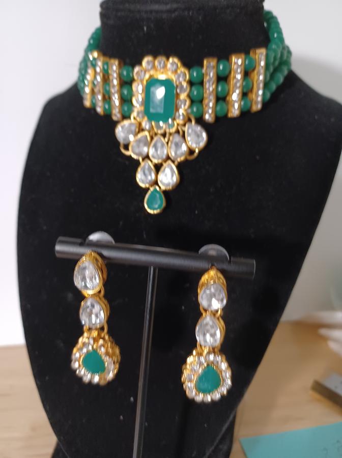 Indian Fashion Jewellery, Kundan & Pearl Choker with Earring Indian Fashion Jewellery, Kundan & Pearl Choker with Earring