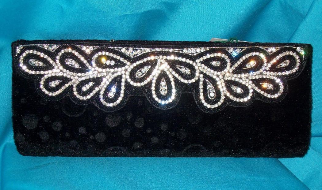 Buy Flower Embroidered Designer Evening Party Clutch, Indian Clutch Bag for  Women, Wedding Clutch, Favor Gift Bags, Return Gift for Guests, Online in  India - Etsy