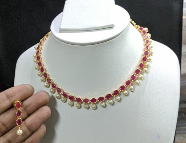 Very Pretty Beads Necklace & Earrings Set