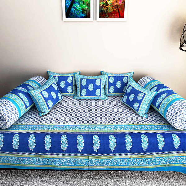 diwan round pillows