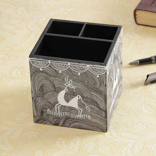 Wooden Rectangular Painted Pen Stand for Home / Office