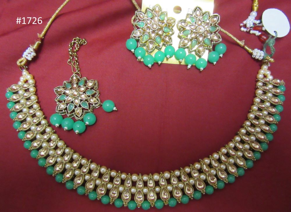 Indian Designer Gold Finish Necklace Set w/ Earrings & Tika Indian Designer Gold Finish Necklace Set w/ Earrings & Tika