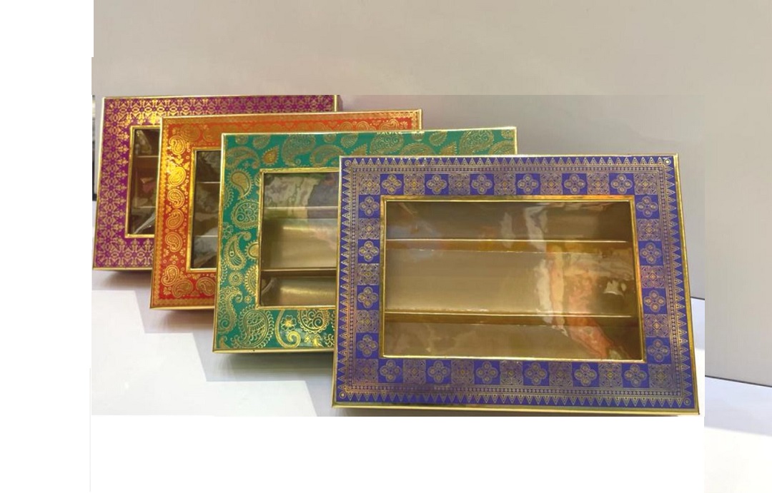 Traditional Empty Mithai Box w/ 3 Sections (1 Lb - 90 Pcs / 2 Lbs - 54 Pcs)