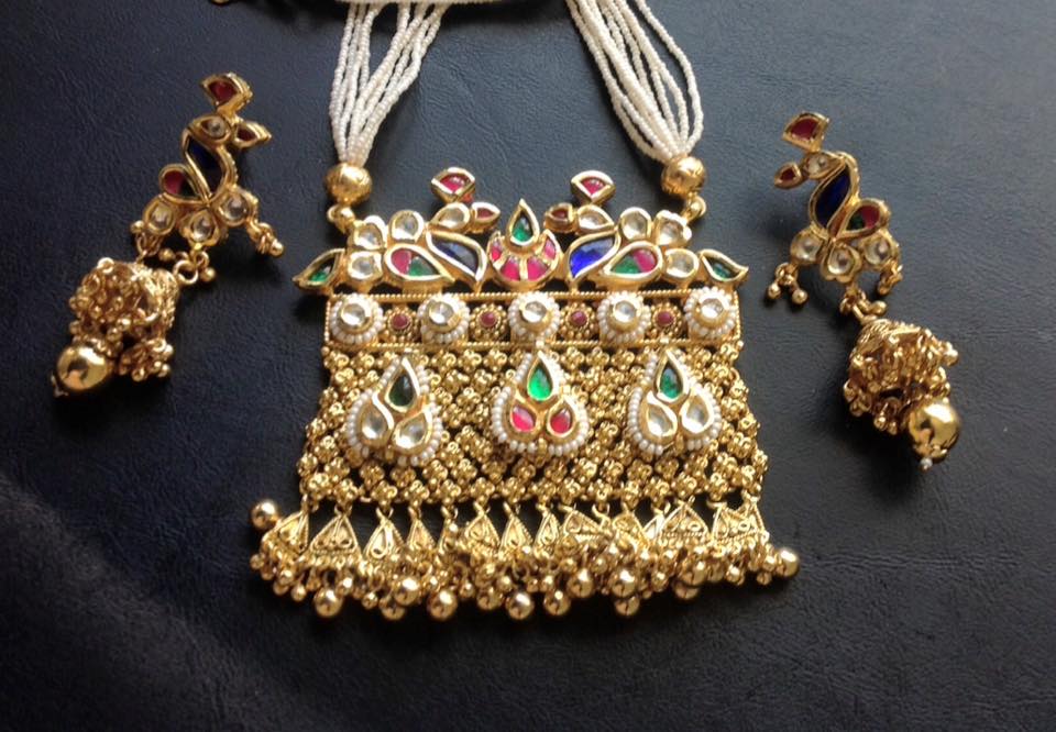 Kundan Neckpiece With Earrings-Glamourental