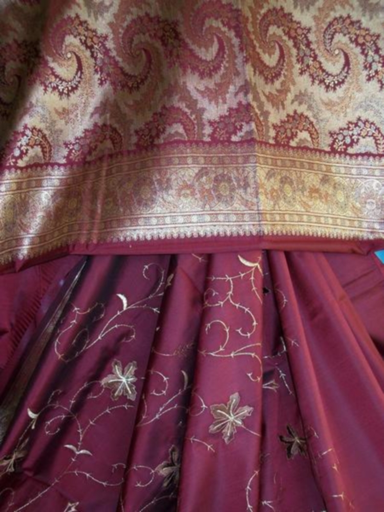 Maroon Banarsi Traditional Silk Kanjiviram Saree for Parties Maroon Banarsi Traditional Silk Kanjiviram Saree for Parties