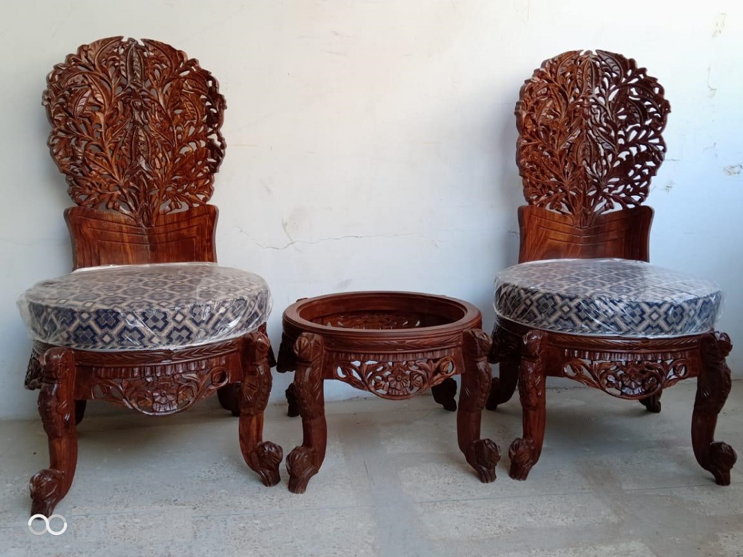 Hand Carved Traditional Design Peerah Chair & Coffee Table Set (3 Pcs) Hand Carved Traditional Design Peerah Chair & Coffee Table Set (3 Pcs)