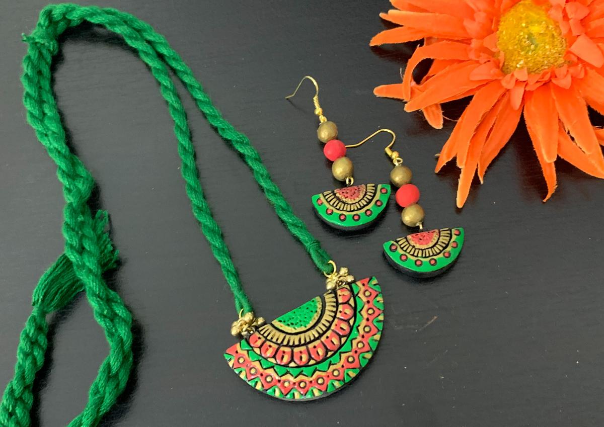 Red and Green Semi-Circle pendant and Earrings!!!!