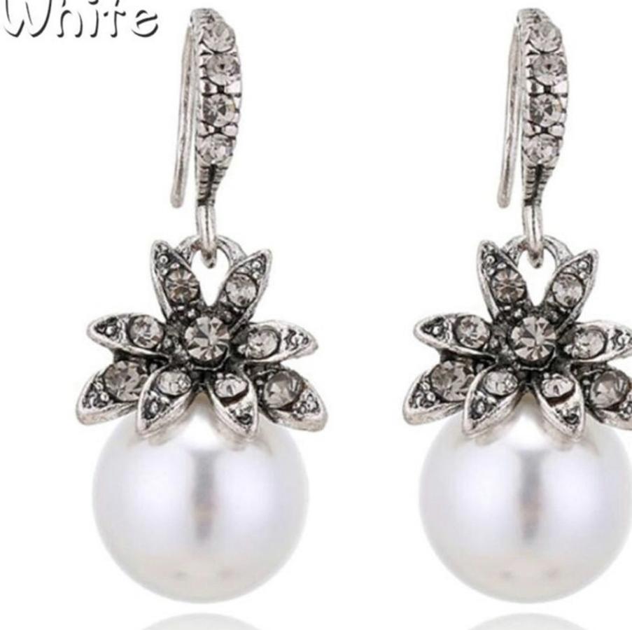 Pearls Crystal Flower Earrings
