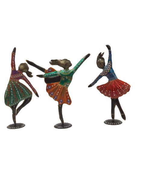 Set of 3 Indian Girls Dance Showpieces in Rot Metal for Home Decor Set of 3 Indian Girls Dance Showpieces in Rot Metal for Home Decor