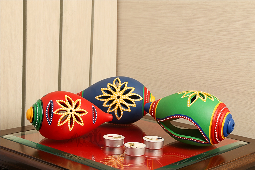 Terracotta Earthen Hand-Painted Shell T Light