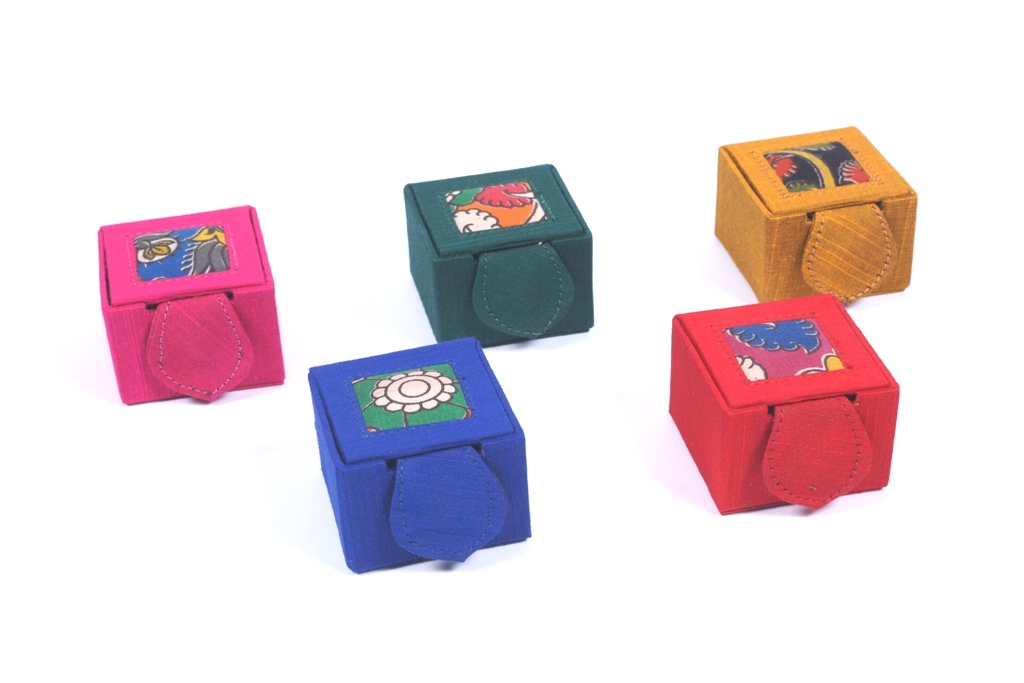 Kalamkari Silk Jewelry Return Gift Box 2"