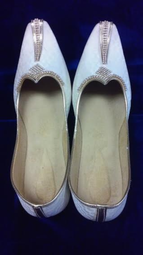 Wedding Jooti, Ivory Gold Handcrafted Wedding Khussa Shoes for Men Wedding Jooti, Ivory Gold Handcrafted Wedding Khussa Shoes for Men