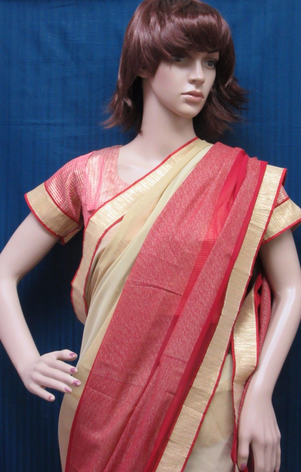 Elegant Beige Cocktail Party Wear Saree \w Gold Border Elegant Beige Cocktail Party Wear Saree \w Gold Border
