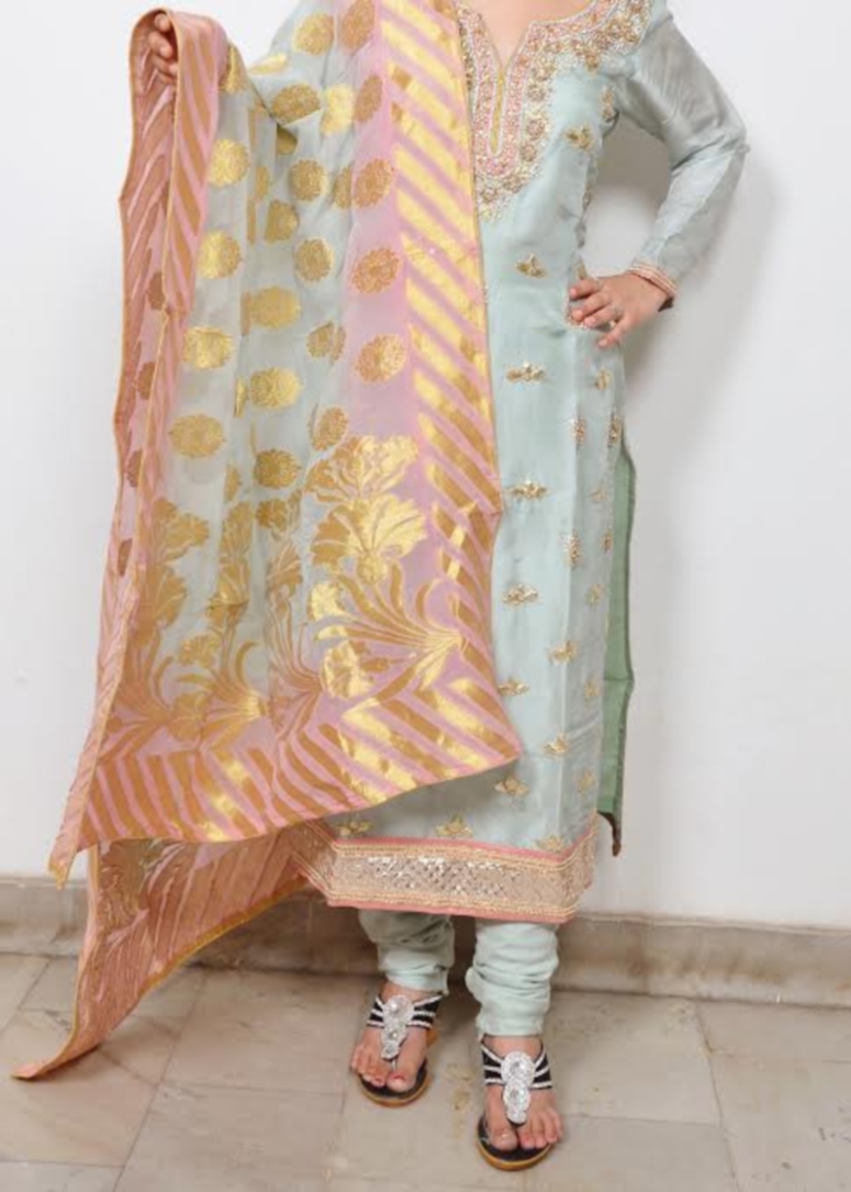 Elegant Eye Catching Designer Party Wear Salwar Kameez Dress - M/L Elegant Eye Catching Designer Party Wear Salwar Kameez Dress - M/L