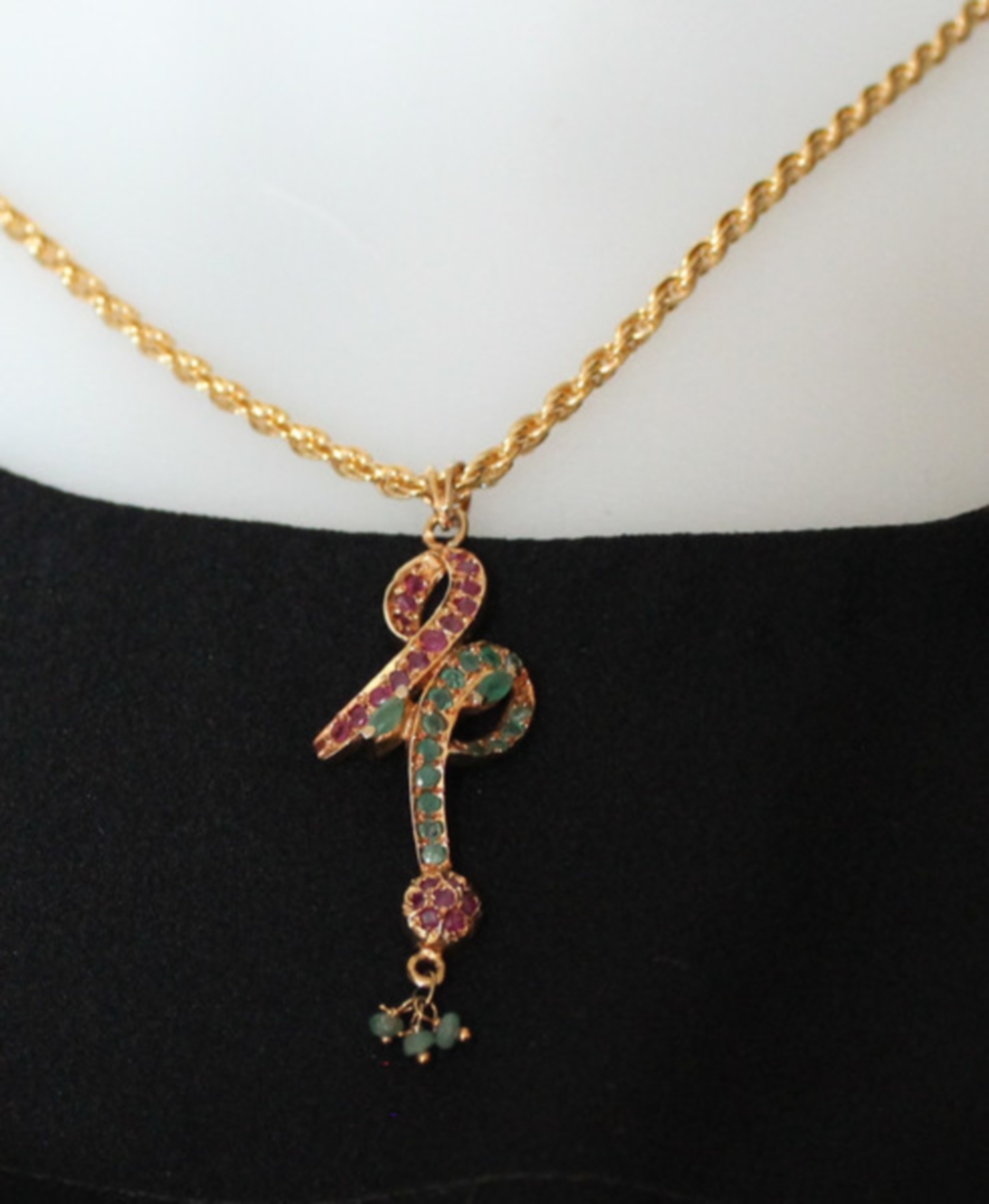 Enchanting Gold Impression Emerald Ruby Pendant & Earring Set Enchanting Gold Impression Emerald Ruby Pendant & Earring Set