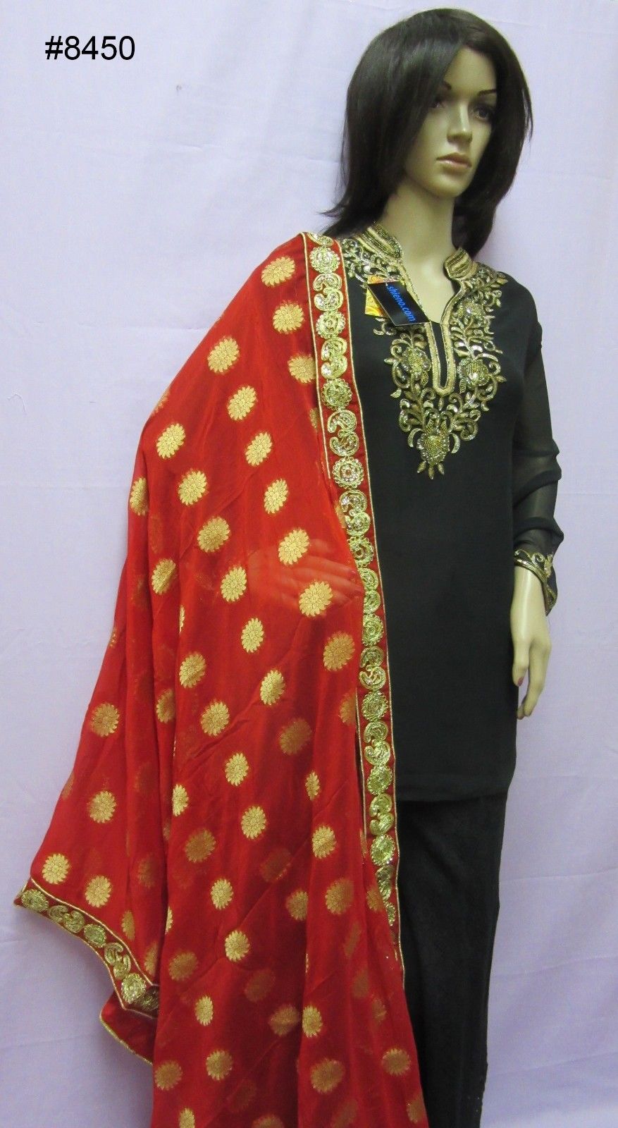 black salwar suit with red dupatta