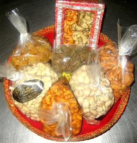 Assorted Dry Fruits Gift Tokri 12 / Festive Gift Basket, 4 Lbs Assorted Dry Fruits Gift Tokri 12 / Festive Gift Basket, 4 Lbs
