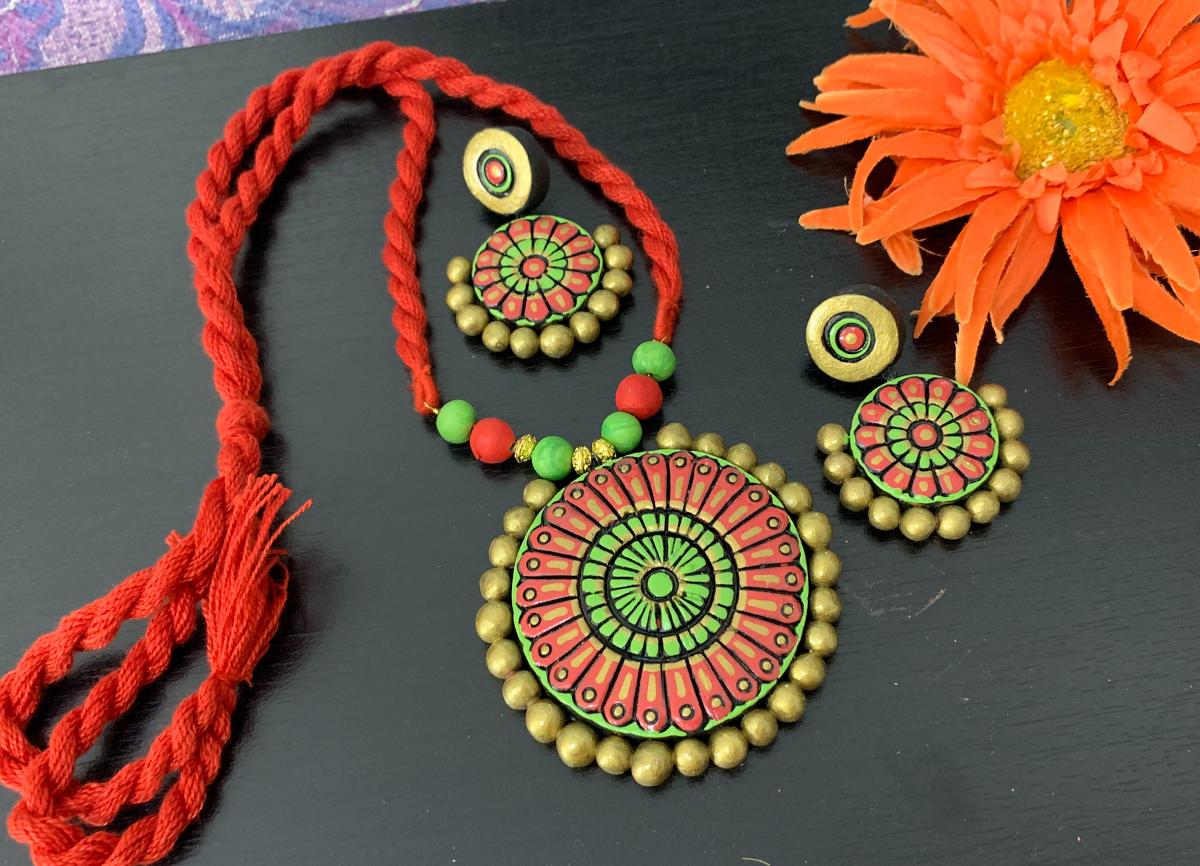 Grand Red and Light Green Floral Pendant and Earrings!!!!