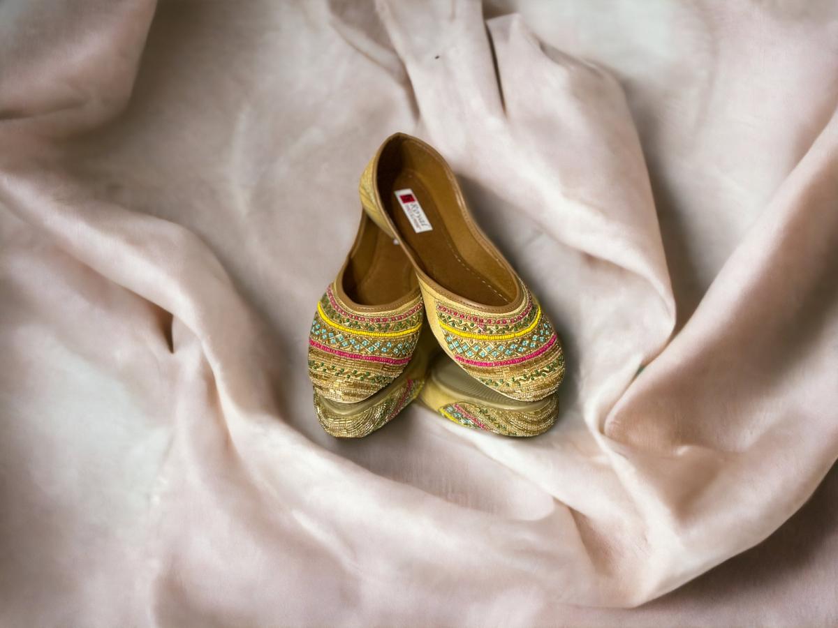 Stylish & Colorful Punjabi Jutti / Khussa Shoes from India - 5 to 11