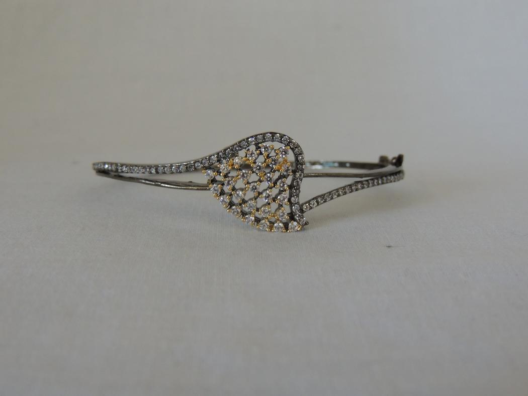 Fly High - Feather Shape Stone Embellished Gold Lining Bracelet Fly High - Feather Shape Stone Embellished Gold Lining Bracelet