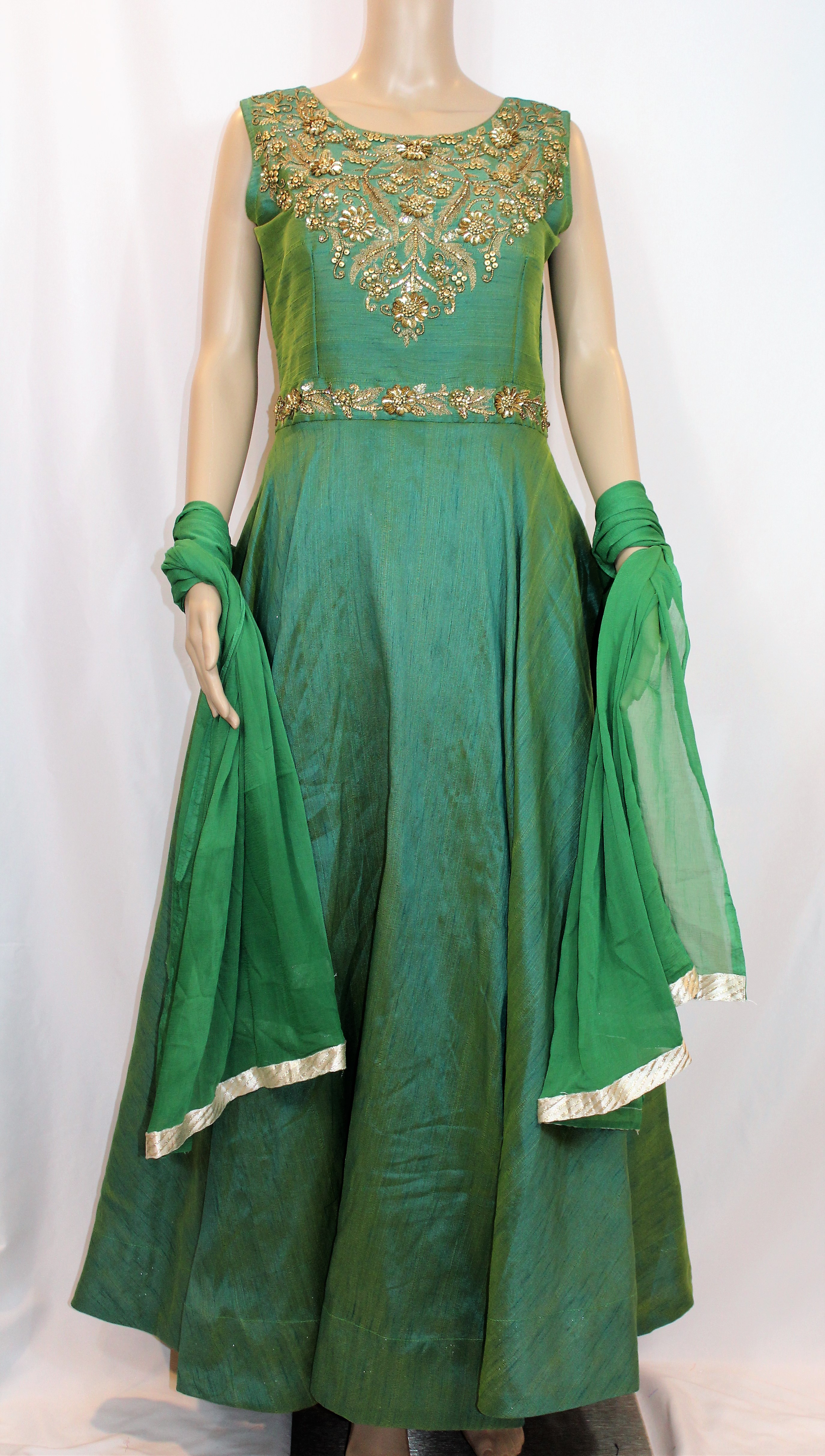 green emerald velvet dress 3PC READY TO WEAR RAW SILK DRESS BY GUL WARUN GRS12 – The Zaibai main image 0
