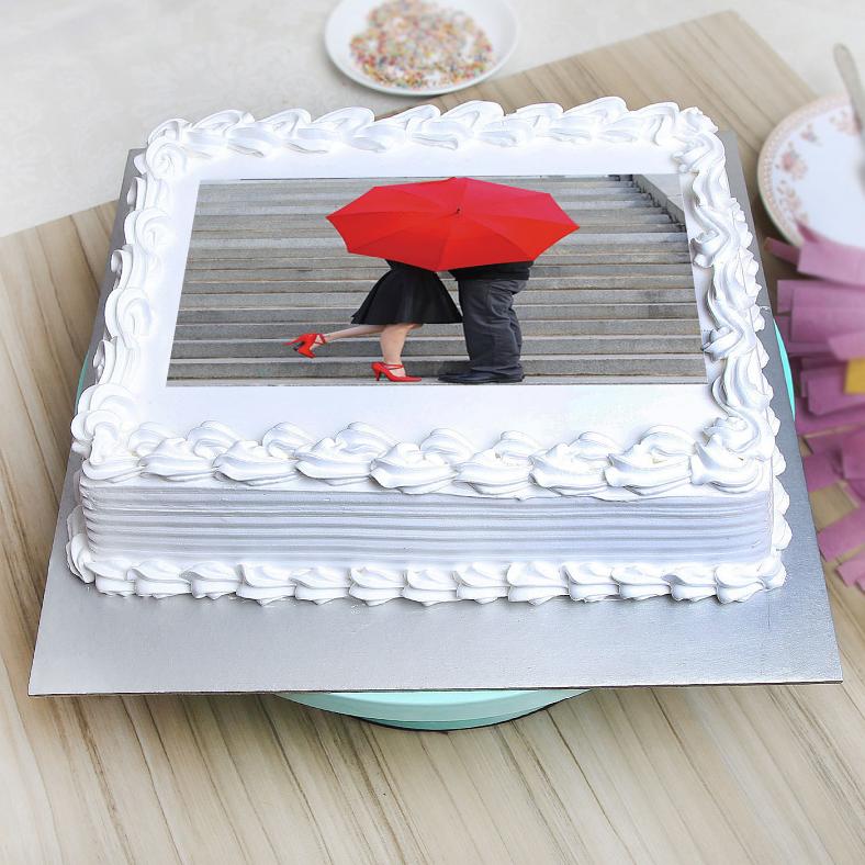 Floral Design Vanilla Cake Half Kg