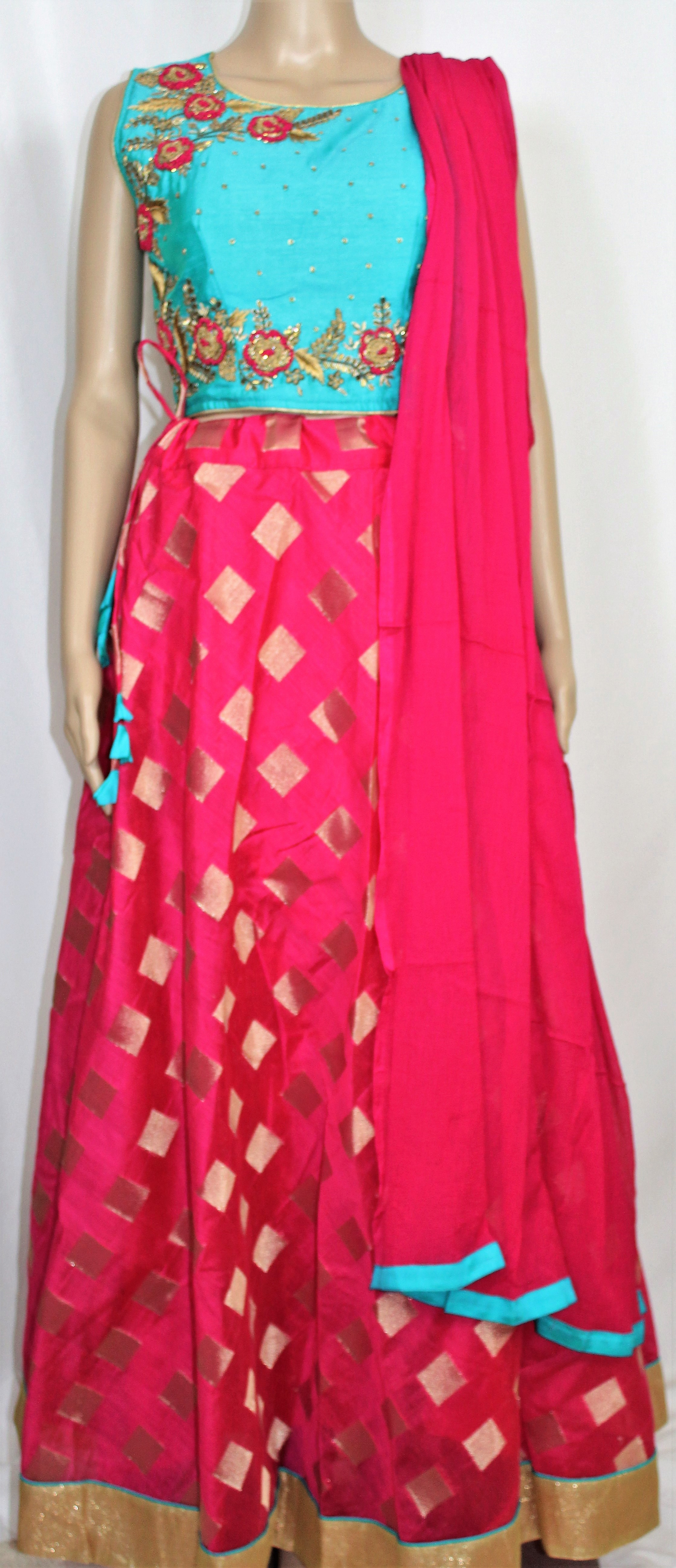 crop top lehenga traditional