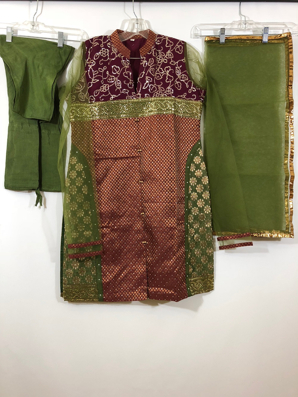 Fancy Maroon Jaquard Churidar Net Stole w/ Optional Short Sleeves Fancy Maroon Jaquard Churidar Net Stole w/ Optional Short Sleeves