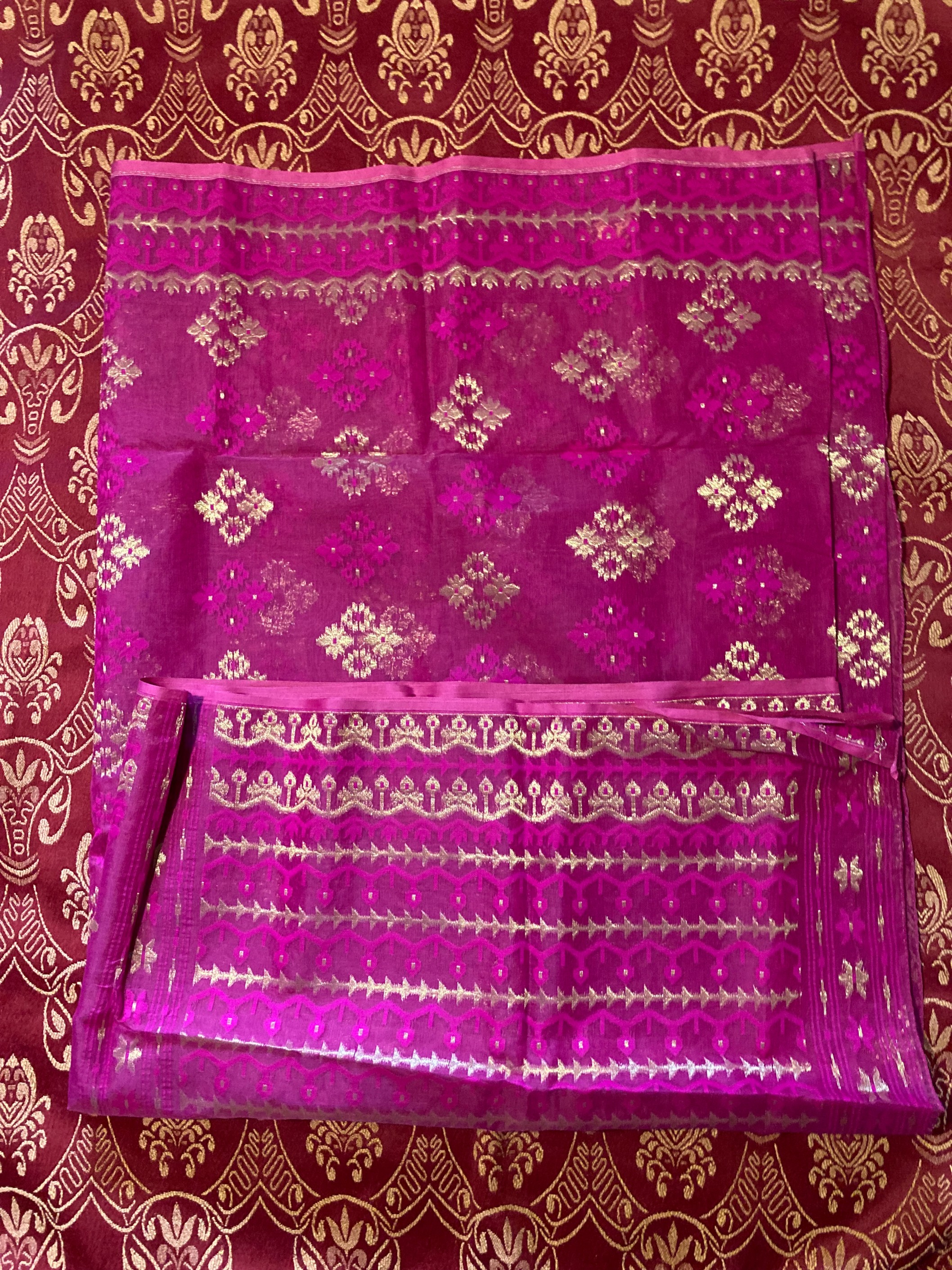 Handwoven Dhakai Jamdani Saree – Magenta with Silver Zari