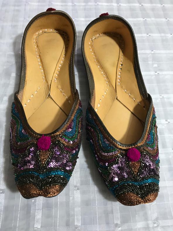 Colorful Women's Punjabi Jutti Khussa Shoes w/ Sequin Work Colorful Women's Punjabi Jutti Khussa Shoes w/ Sequin Work