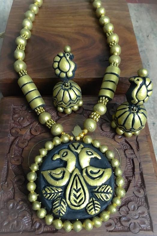 Simple Peacock Golden Necklace w/ Peacock Jhumkas