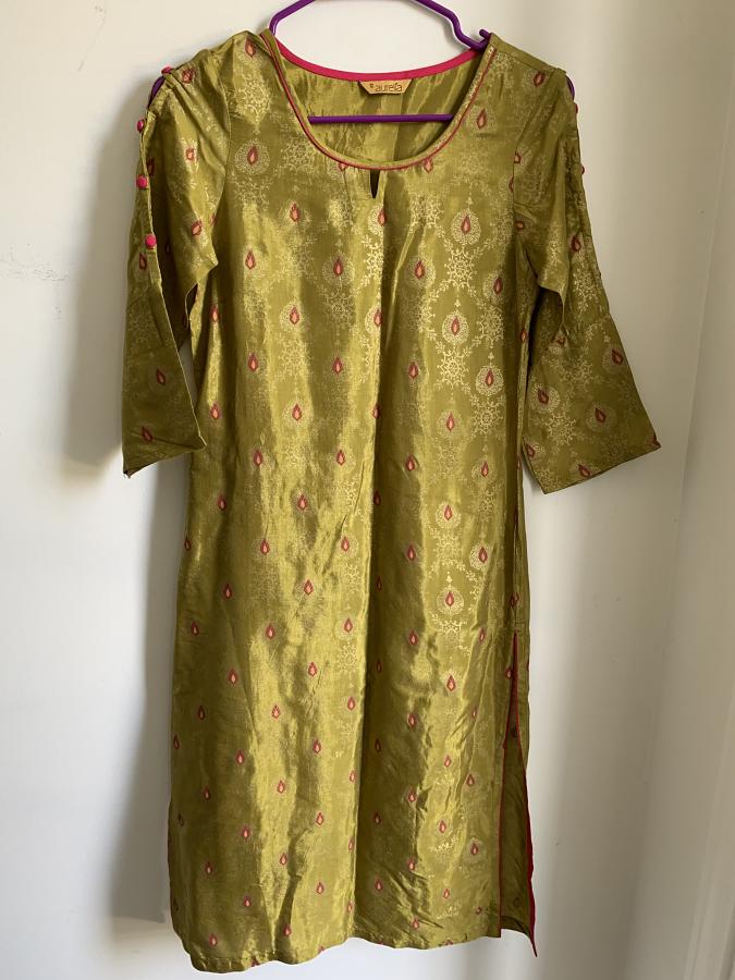 Classy Mehendi Green Colored Casual Wear Printed Cotton Kurti-Pant Set Classy Mehendi Green Colored Casual Wear Printed Cotton Kurti-Pant Set
