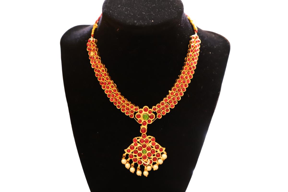 Red Kemp Stone Traditional Short Necklace